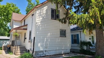 238 Cobden St in Sarnia, ON - Building Photo