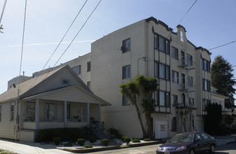 620 Santa Clara Ave in Alameda, CA - Building Photo - Building Photo