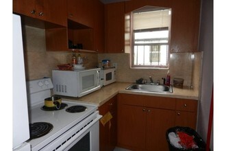 7509 NE 3rd Ave in Miami, FL - Building Photo - Building Photo