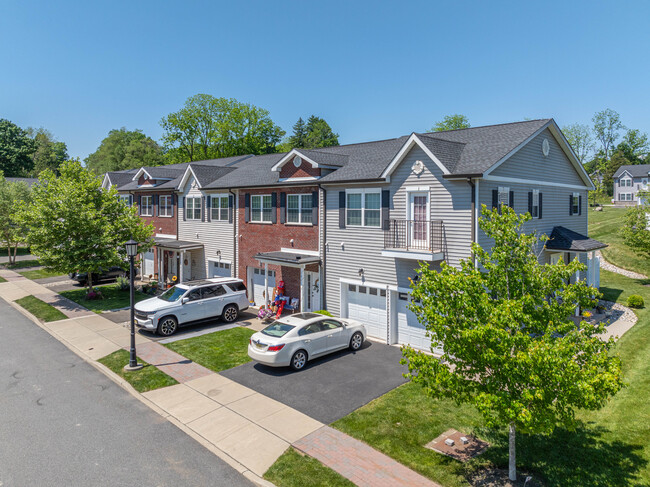 Grande Villaggio in Newton, NJ - Building Photo - Primary Photo