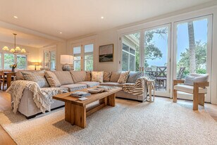 8 Heath Dr, Unit SI ID1495735P in Hilton Head Island, SC - Building Photo