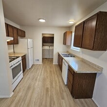 34264 Genereaux St in Harrison Township, MI - Foto de edificio - Building Photo