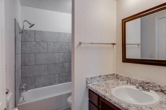 Chevy Chase Apartments in Oklahoma City, OK - Building Photo - Interior Photo