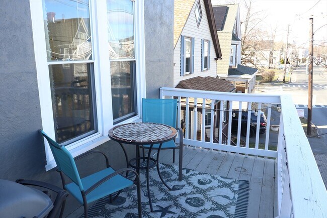 49 Paradise Rd-Unit -2 in Swampscott, MA - Building Photo - Building Photo