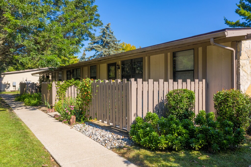 Princeton Court Apartments Plymouth, MI Apartments