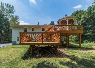 5 Boxwood Close in Hopewell Junction, NY - Building Photo - Building Photo