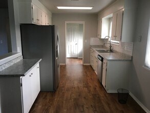 3431 Topaz Ct in Redding, CA - Building Photo - Building Photo