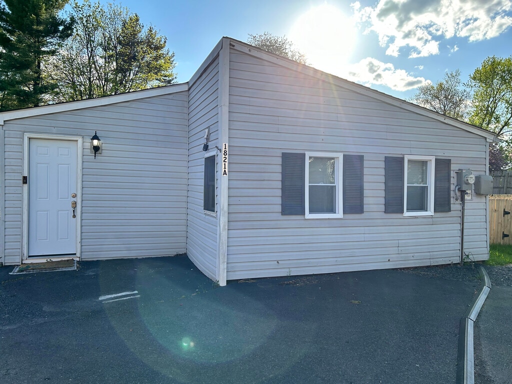 1821 Edgely Rd Rentals in Levittown, PA
