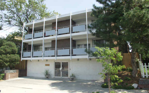 Park East Apartments in Denver, CO - Building Photo - Building Photo