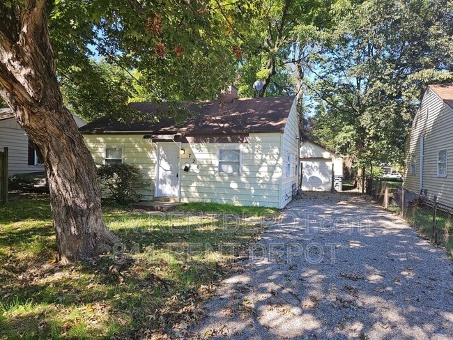 726 Ridgeway Ave in Evansville, IN - Building Photo - Building Photo