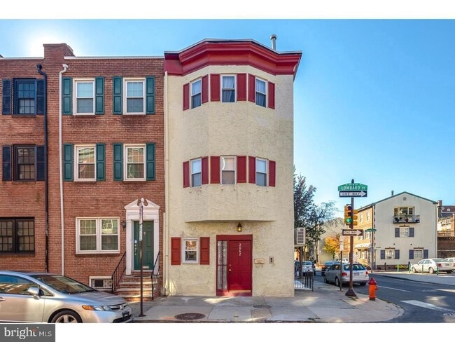 property at 2062 Lombard St