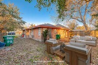 5220 Chapman St photo'