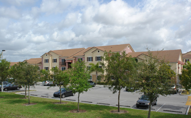 Sanctuary Cove Apartments in North Lauderdale, FL - Building Photo - Building Photo