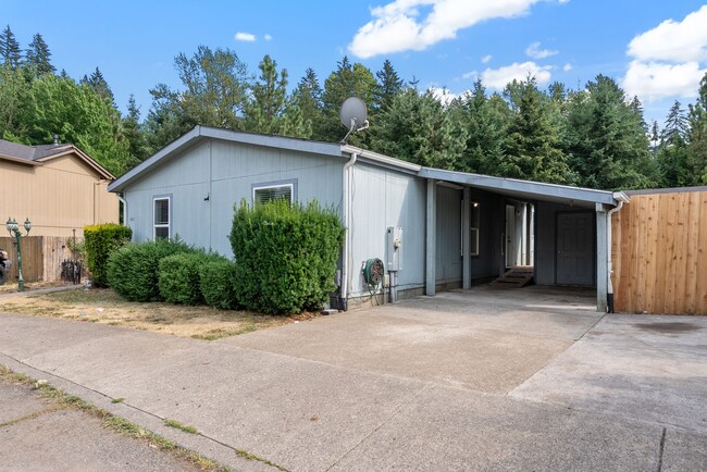 property at 6422 SE 144th Ln