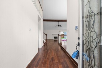 13619 Braeswest Dr in Houston, TX - Foto de edificio - Building Photo