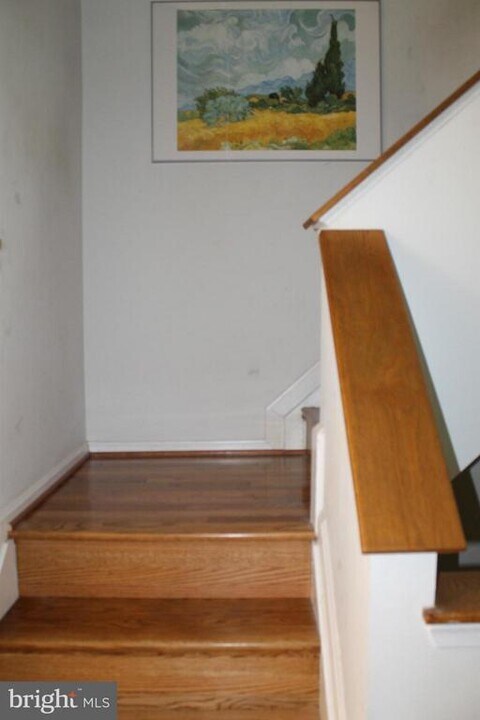 8695 Manahan Dr in Ellicott City, MD - Building Photo