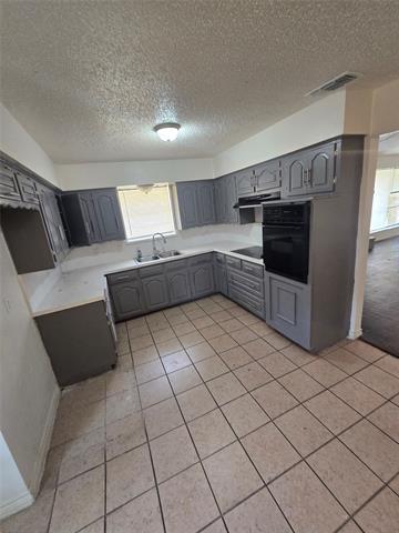 412 N Lyndalyn Ave in Desoto, TX - Building Photo - Building Photo
