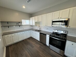 1956 S 8th St in Columbus, OH - Foto de edificio - Building Photo