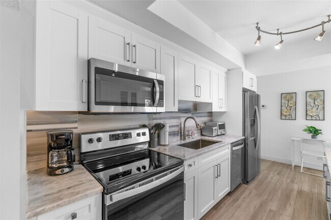 2628 NE 49th St in Fort Lauderdale, FL - Building Photo - Building Photo