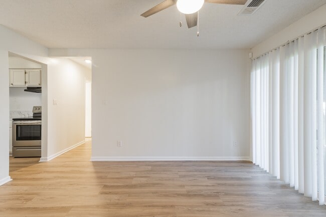 property at 2539 Stockbridge Dr