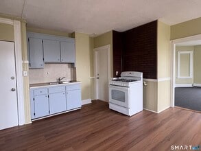 240-242 Washington St in New Britain, CT - Building Photo - Building Photo