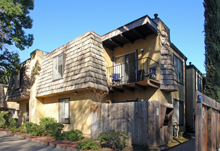 2809-2815 H St in Sacramento, CA - Building Photo - Building Photo