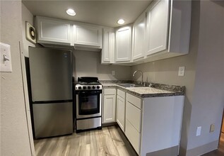 202 E Division Ct in Tacoma, WA - Building Photo - Building Photo