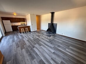 728 Ocean Ave in Monterey, CA - Building Photo - Building Photo
