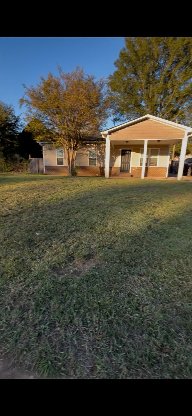 property at 521 Grant St