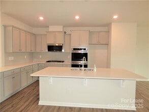 18016 Ardrey Park Dr in Charlotte, NC - Building Photo - Building Photo