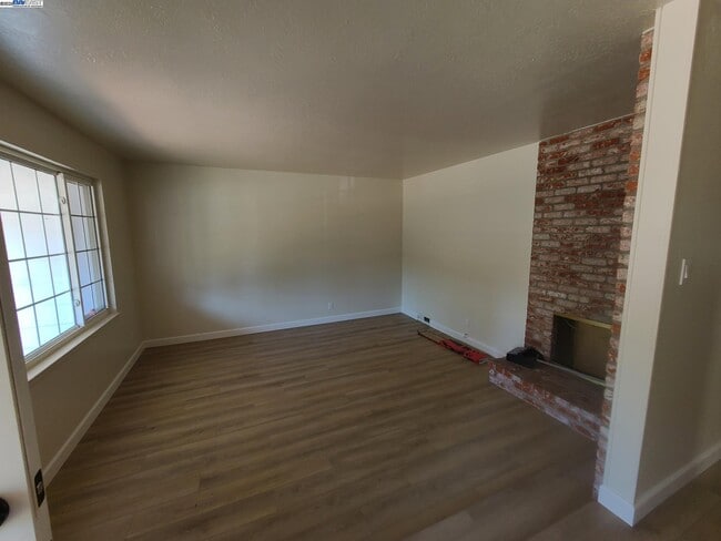 1829 Rosetree Ct in Pleasanton, CA - Foto de edificio - Building Photo