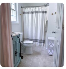 1803 Timberlake Dr in Lynchburg, VA - Foto de edificio - Building Photo