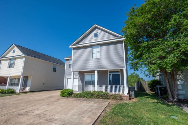 property at 41 Loch Ln