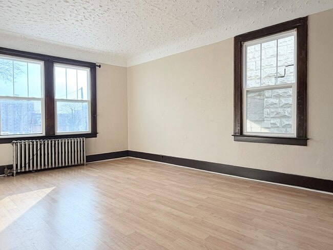 property at 524 Pitt St W