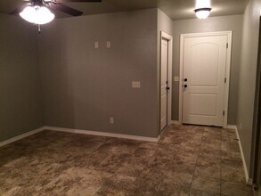 209 Ashley Dr in Edmond, OK - Foto de edificio - Building Photo