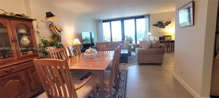 2450 NE 135th St in North Miami, FL - Building Photo - Building Photo