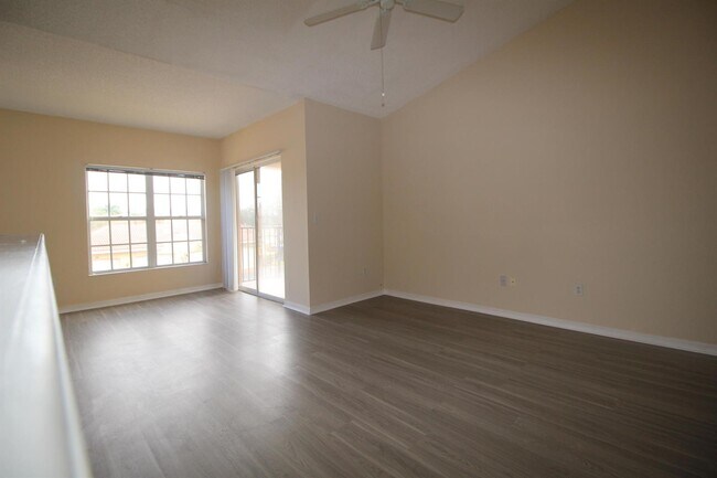 10360 Fox Trail Rd S, Unit 1602 in West Palm Beach, FL - Building Photo - Building Photo