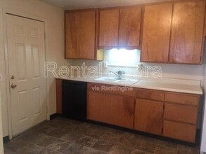 104 E Donna Dr in Merced, CA - Building Photo - Building Photo