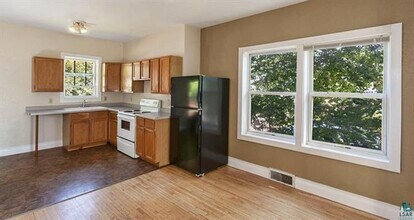702 N 19th Ave E in Duluth, MN - Building Photo - Building Photo