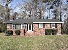 2404 Pamlico Cir in Suffolk, VA - Building Photo