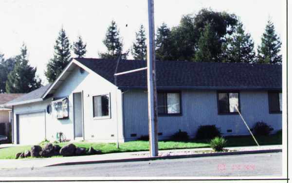 1659 Lance Dr in Santa Rosa, CA - Foto de edificio