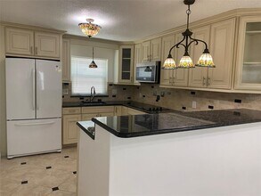 506 71st Ave in St Pete Beach, FL - Foto de edificio - Building Photo