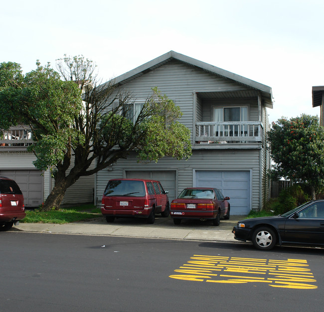 385-387 Shipley Ave in Daly City, CA - Foto de edificio - Building Photo