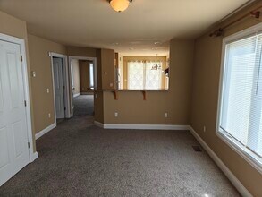 5960 Niles St in Troy, MI - Building Photo - Building Photo