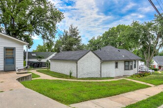 2101 S 61st Ave in Omaha, NE - Building Photo - Building Photo