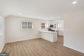 12608 Farnell Dr in Silver Spring, MD - Building Photo - Building Photo