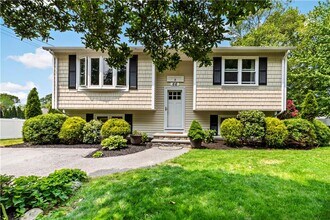 66 Tupelo Trail in Narragansett, RI - Building Photo - Building Photo