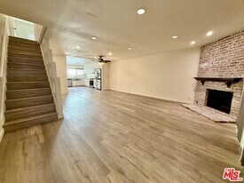 10215 Variel Ave in Los Angeles, CA - Building Photo