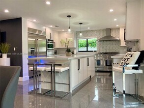 7524 Mutiny Ave in North Bay Village, FL - Building Photo - Building Photo