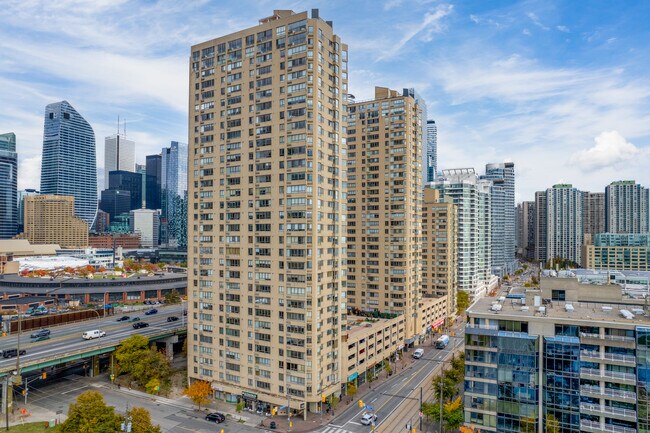 250-270 Queens Quay W in Toronto, ON - Building Photo - Building Photo